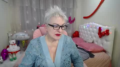 kaylesmoll online show from 02.25.25