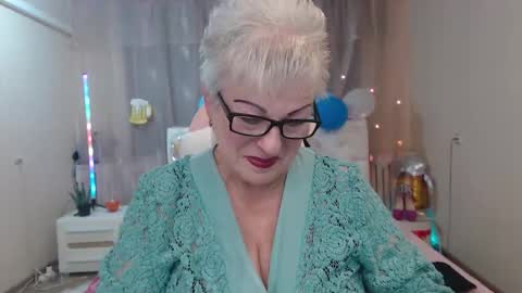 kaylesmoll online show from 10.07.25