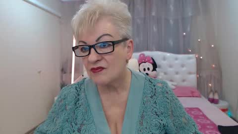 kaylesmoll online show from 11.15.25