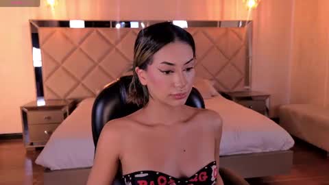 Snapshot of kayralanne chatting on 06.18.26 Kay online show from 06.18.26