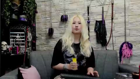 Miss Kazia online show from 09.11.25