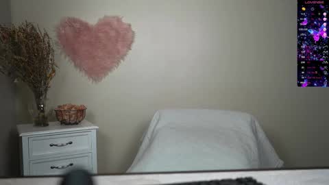 Snapshot of kb3301 chatting on 02.19.25 EliandKylie online show from 02.19.25