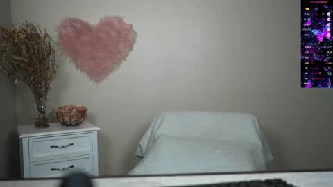 Snapshot of kb3301 chatting on 02.19.25 EliandKylie online show from 02.19.25