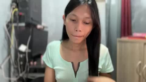 Snapshot of kc_slutmoree chatting on 12.17.25 Its me Cora online show from 12.17.25