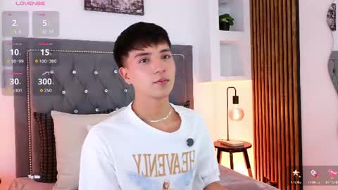 Snapshot of keen_nico chatting on 07.17.26 nico online show from 07.17.26