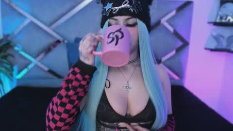 Keidy Monday to Saturday from 200 pm to 810pm  UTC-5 Colombia Time online show from 12.13.25