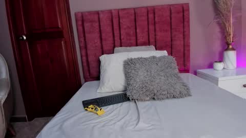 Snapshot of keimywilde chatting on 12.20.25 Keimy Wilde online show from 12.20.25