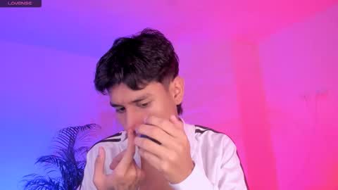 Alejandro Gonzalez online show from 10.05.25