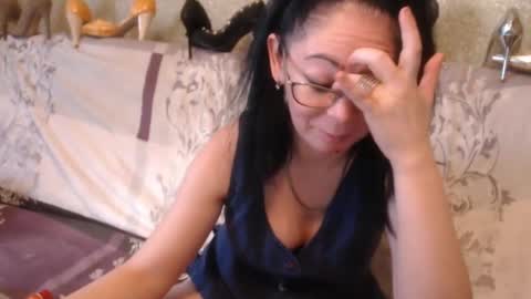 Snapshot of keira_neill chatting on 02.10.25 Kenya online show from 02.10.25