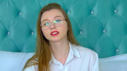 Snapshot of keiraace chatting on 01.29.25 Keira online show from 01.29.25