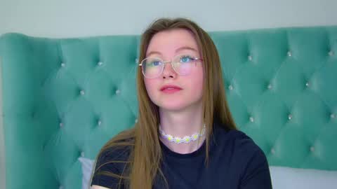 Snapshot of keiraace chatting on 03.01.25 Keira online show from 03.01.25