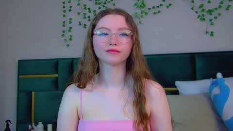 Snapshot of keiraace chatting on 03.09.25 Keira online show from 03.09.25