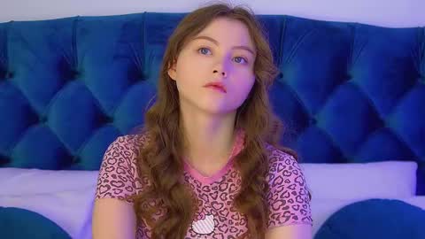 Snapshot of keiraace chatting on 09.26.25 Keira online show from 09.26.25