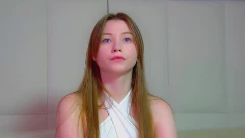 Snapshot of keiraace chatting on 10.07.25 Keira online show from 10.07.25