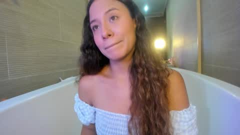 Snapshot of keiry_gonzalez11_aws chatting on 09.21.25 keiry_gonzalez11_aws online show from 09.21.25