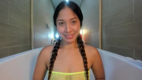 Snapshot of keiry_gonzalez11_aws chatting on 10.05.25 keiry_gonzalez11_aws online show from 10.05.25