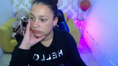 Snapshot of keiry_m chatting on 10.15.25 Keiry online show from 10.15.25