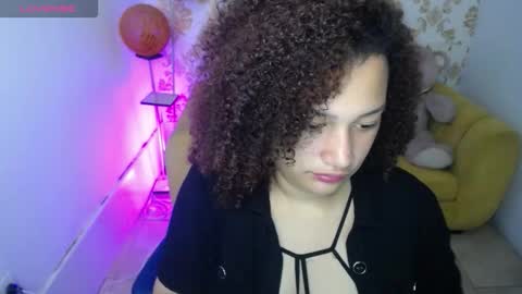 Snapshot of keiry_m chatting on 10.23.25 Keiry online show from 10.23.25