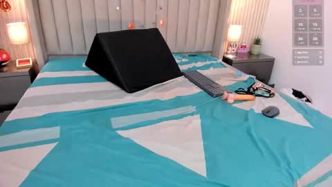 Snapshot of keisha_collins_ chatting on 11.02.25 Keisha online show from 11.02.25