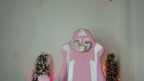   online show from 02.02.25