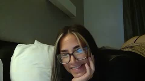 Snapshot of kekes2015 chatting on 10.13.25 kekes2015 online show from 10.13.25