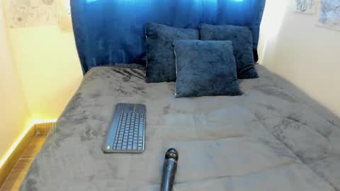 Snapshot of keket_smith chatting on 09.16.25 Keket online show from 09.16.25