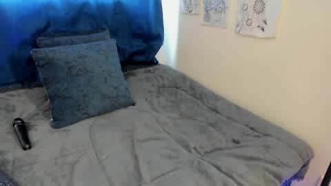 Snapshot of keket_smith chatting on 09.20.25 Keket online show from 09.20.25