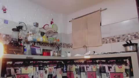 kelly__thomson online show from 12.18.24