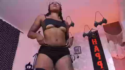 kelly__thomson online show from 10.09.25