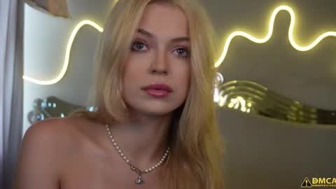 Snapshot of kelly_peachpiee chatting on 09.27.25 Kelly online show from 09.27.25