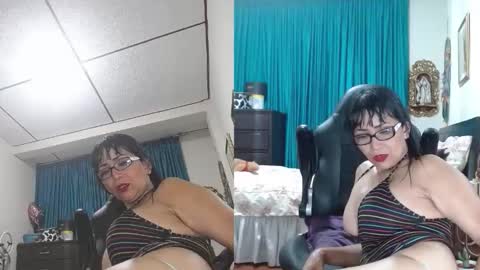 Snapshot of kelly_squirting chatting on 10.11.25 KELLY online show from 10.11.25