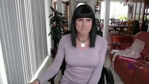 Snapshot of kellyannelynn chatting on 11.03.25 kellyanne Lynn but please call me fucktoy online show from 11.03.25