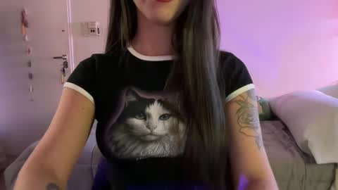 Snapshot of kellyblossom chatting on 11.02.25  poemita  online show from 11.02.25