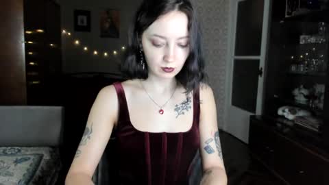 Snapshot of kellydark0111 chatting on 01.24.25 Mistress  online show from 01.24.25