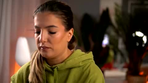 Snapshot of kellymathews chatting on 10.28.25 Denise online show from 10.28.25