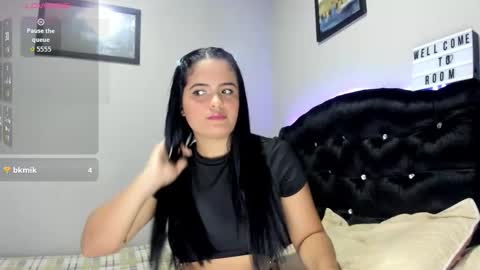 Snapshot of kellymillian_ chatting on 09.18.25 kellyMillian  online show from 09.18.25