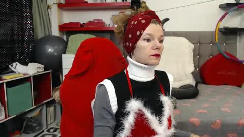 Snapshot of kellynumber chatting on 12.25.24 kelly online show from 12.25.24