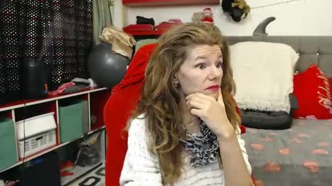 Snapshot of kellynumber chatting on 12.28.24 kelly online show from 12.28.24