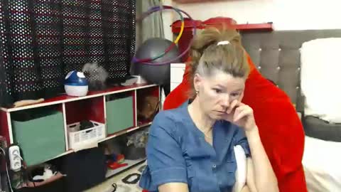 Snapshot of kellynumber chatting on 02.05.25 kelly online show from 02.05.25
