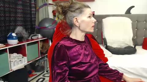 Snapshot of kellynumber chatting on 02.09.25 kelly online show from 02.09.25