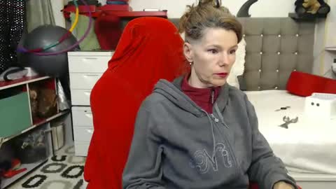 Snapshot of kellynumber chatting on 02.11.25 kelly online show from 02.11.25