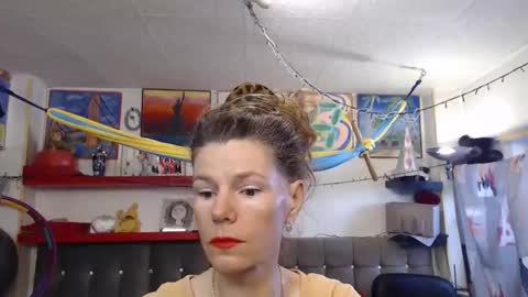 kelly online show from 10.11.25