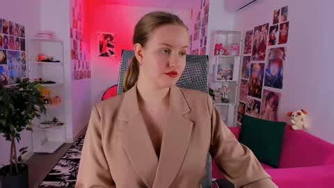 Snapshot of kellypoter chatting on 10.03.25 kelly online show from 10.03.25