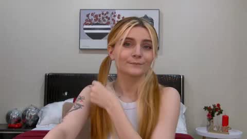 Snapshot of kellystoneys chatting on 01.26.25 Kelly Stoneys online show from 01.26.25