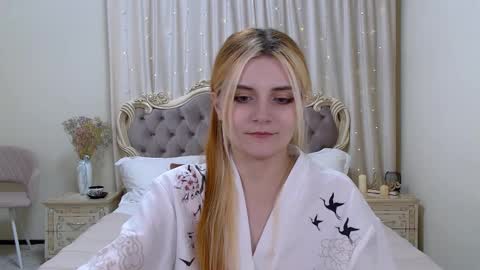 Snapshot of kellystoneys chatting on 01.29.25 Kelly Stoneys online show from 01.29.25