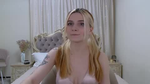 Snapshot of kellystoneys chatting on 01.31.25 Kelly Stoneys online show from 01.31.25