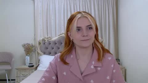 Snapshot of kellystoneys chatting on 02.04.25 Kelly Stoneys online show from 02.04.25