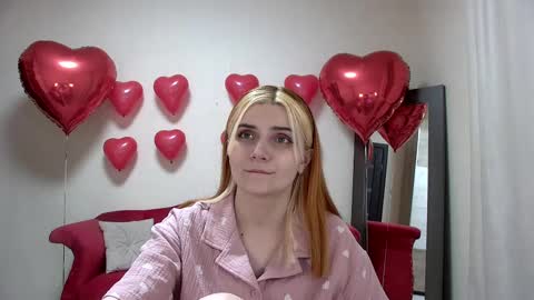 Snapshot of kellystoneys chatting on 02.10.25 Kelly Stoneys online show from 02.10.25