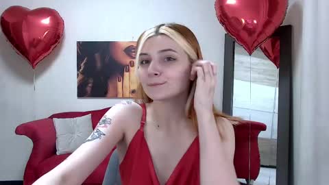 Snapshot of kellystoneys chatting on 02.19.25 Kelly Stoneys online show from 02.19.25