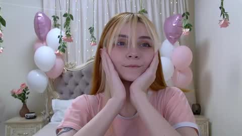 Snapshot of kellystoneys chatting on 02.21.25 Kelly Stoneys online show from 02.21.25
